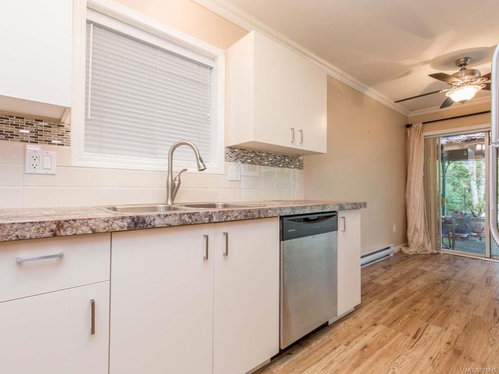 listing image 16047932049724567831