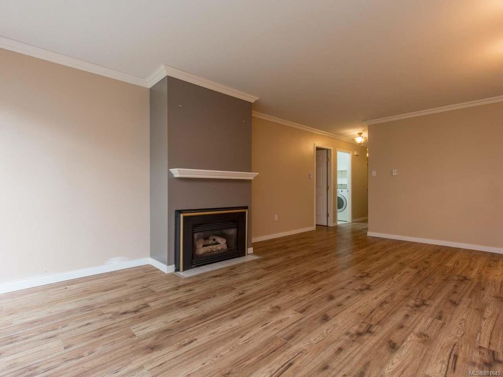 listing image 16049888942468171548