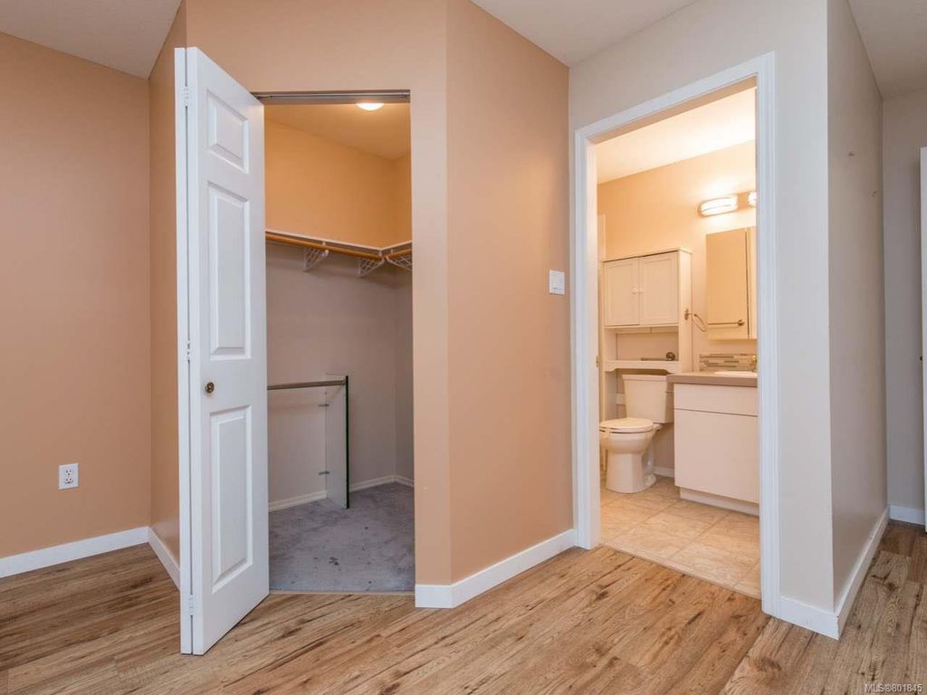 listing image 16041132608295285492