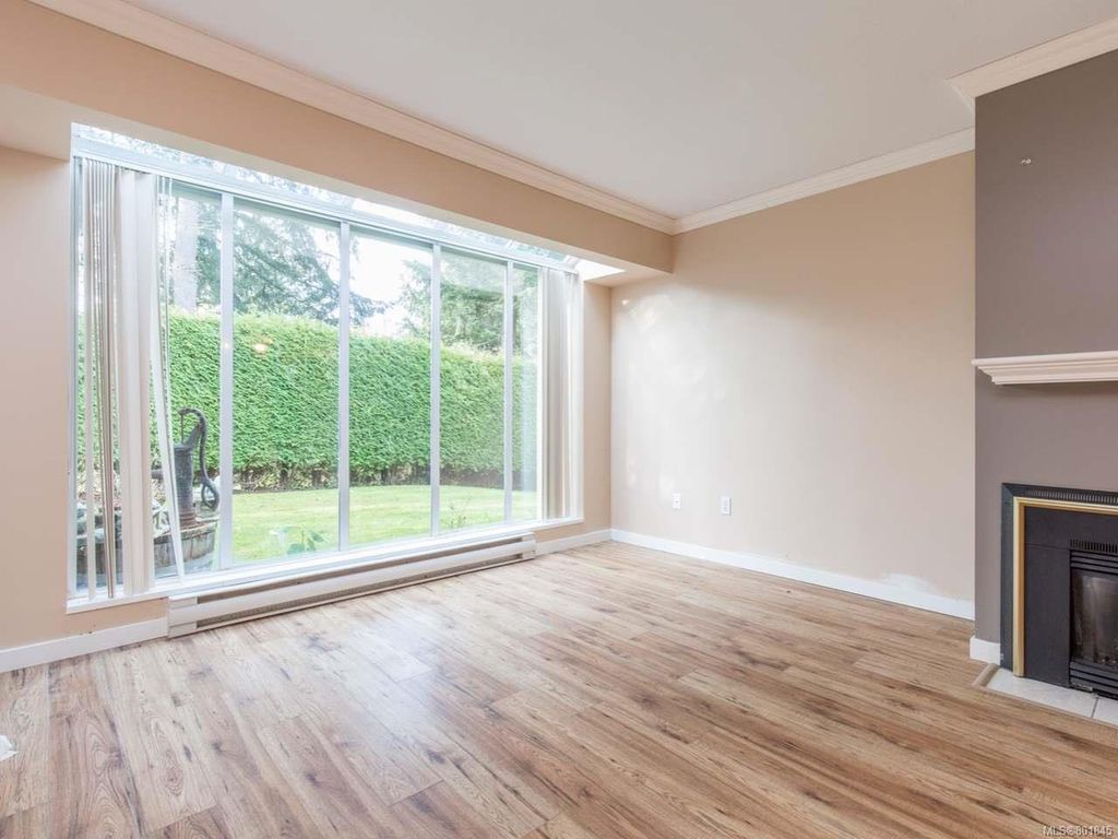 listing image 16047998126240035914