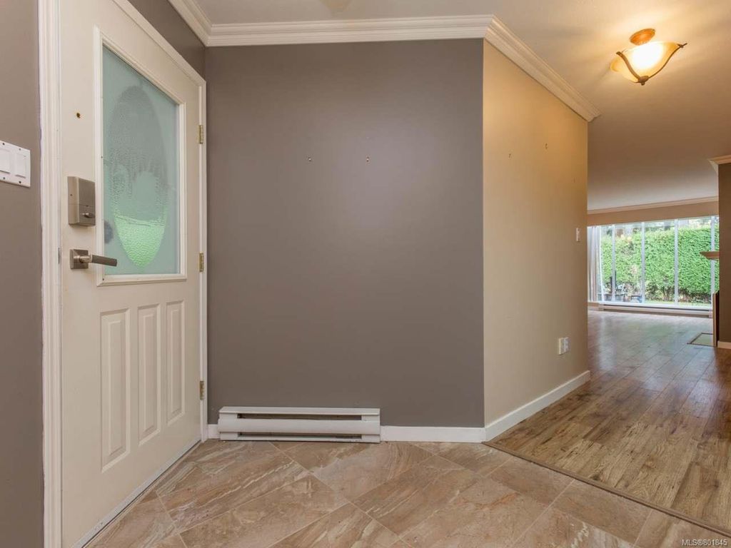 listing image 16045798558066733789