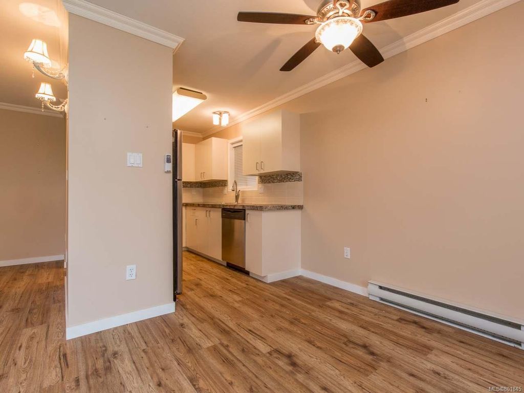 listing image 16044214578269687492