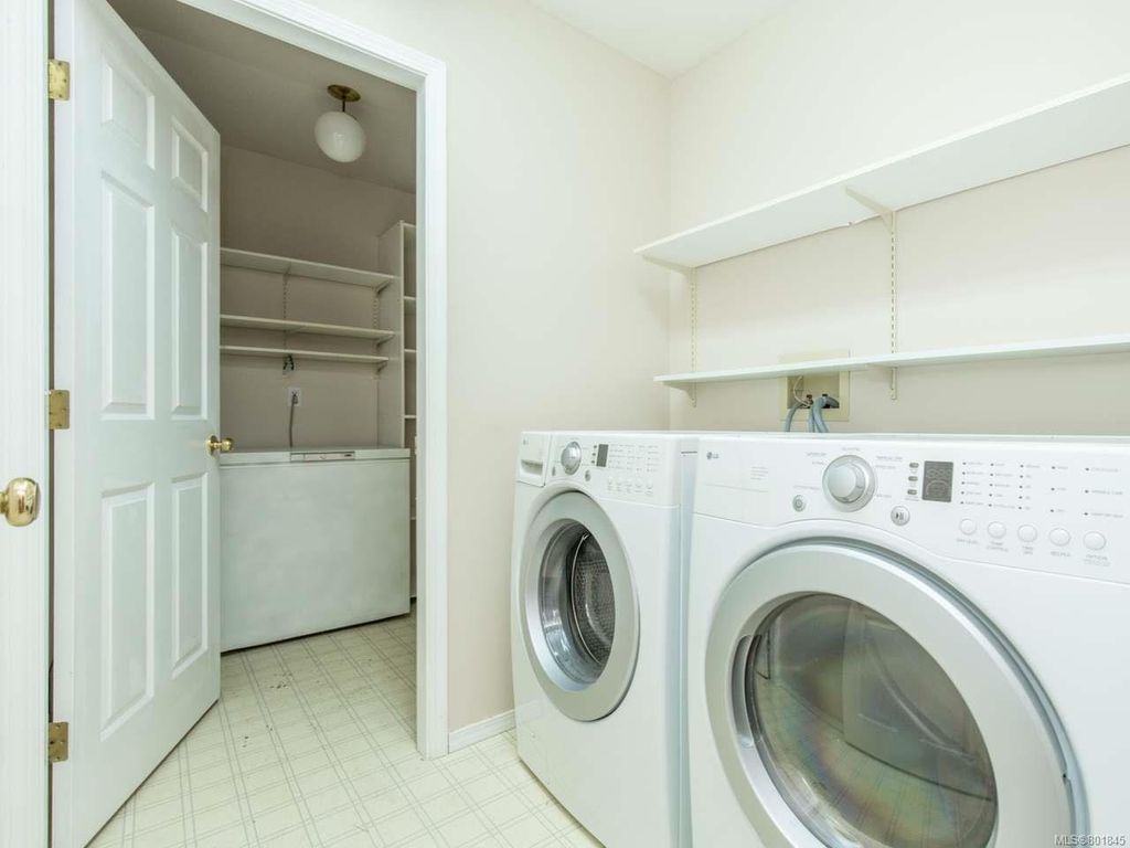 listing image 16040773098432626658