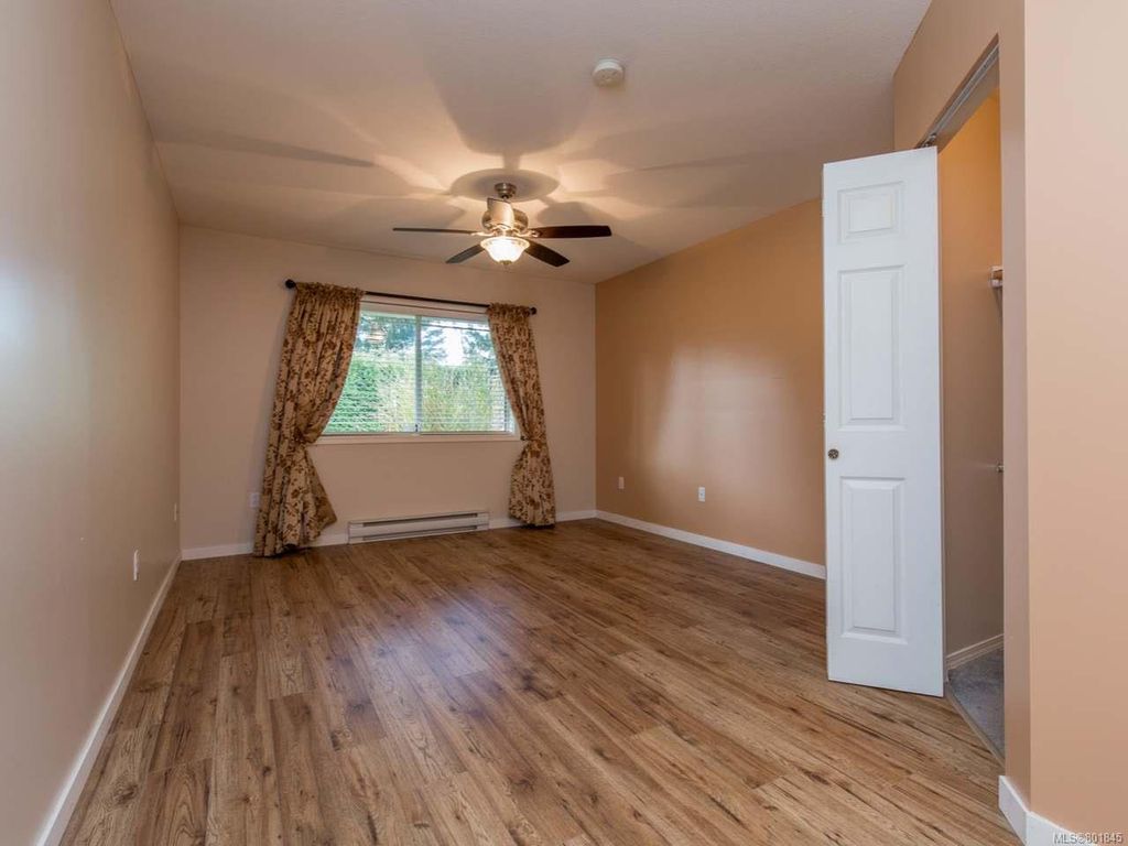 listing image 16046701992879436482