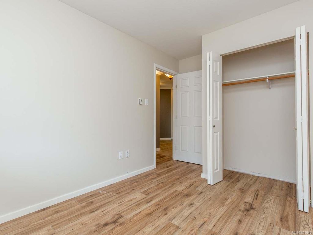 listing image 16049628590454043845