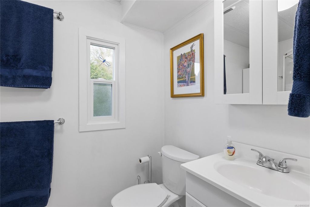 listing image 16042822018145944905