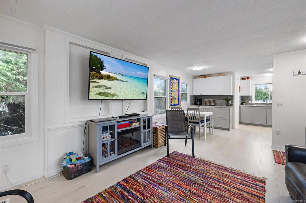 listing image 16047150423358089393