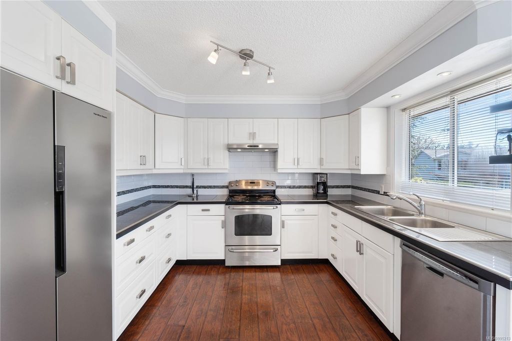 listing image 16046774425563757994