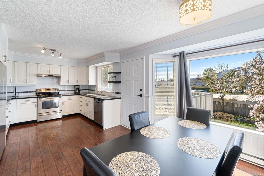 listing image 16040357555522003937