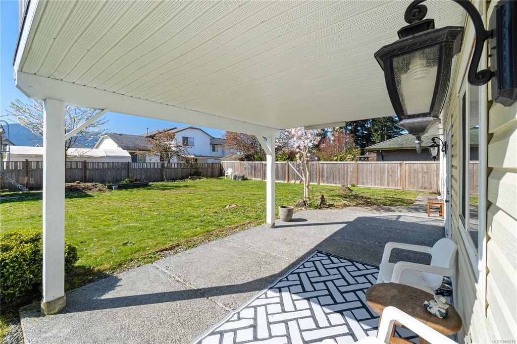 listing image 16047342845465706818