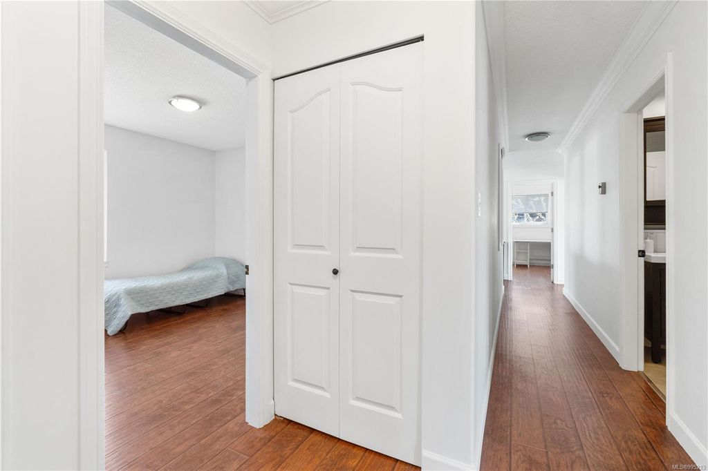 listing image 16045035859091591404