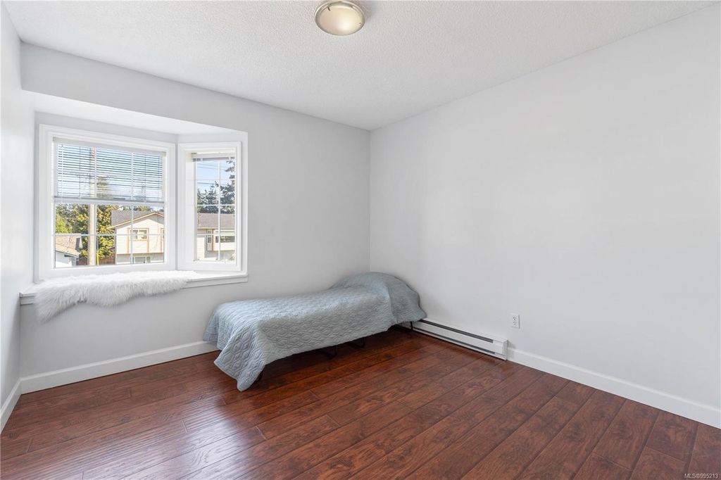 listing image 16040985461489468598