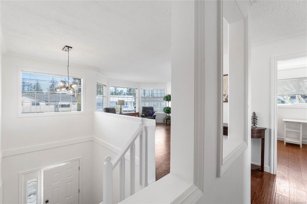 listing image 16049447899421244227