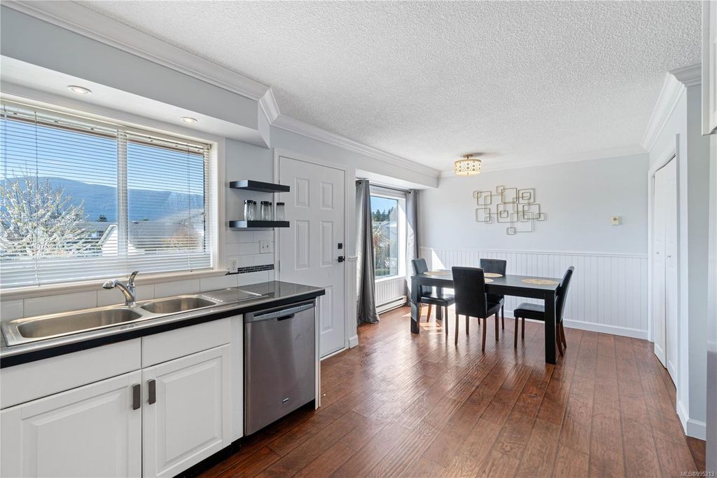 listing image 16047775887139885558