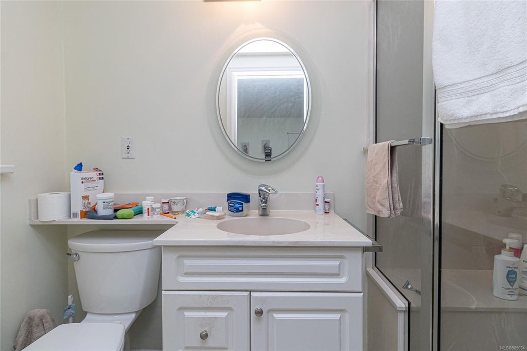 listing image 16048438567637389328
