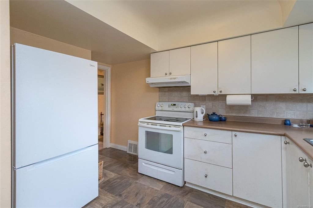 listing image 16043571807211512078