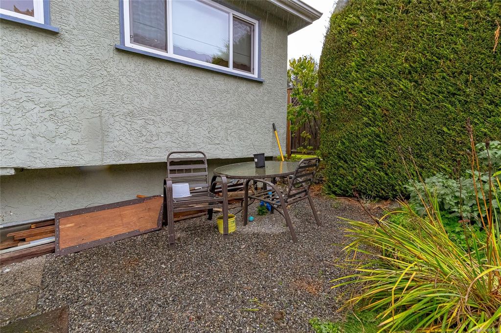 listing image 16044558566042366717
