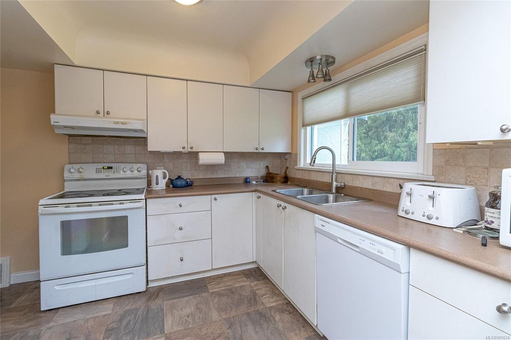 listing image 16046727053171379704