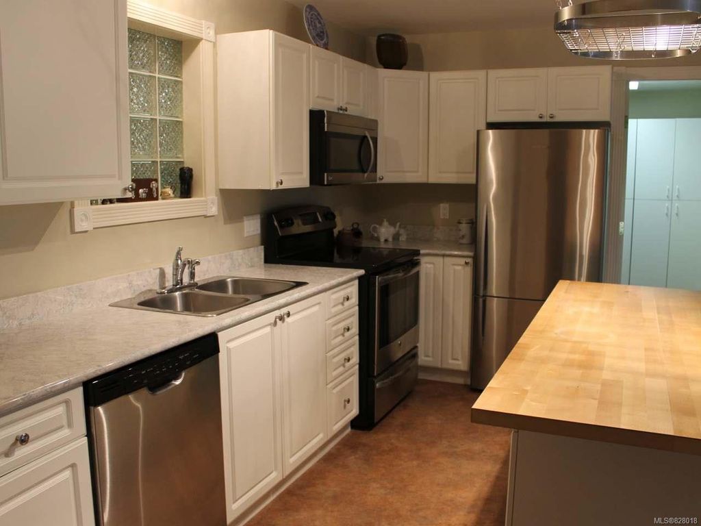 listing image 16041666900383