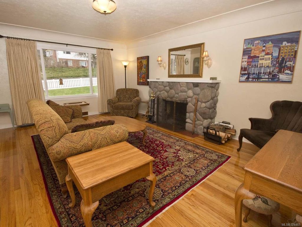 listing image 16046800509132929510