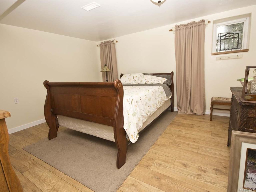 listing image 16045771596765951040