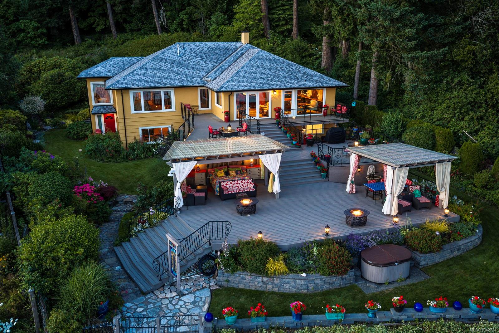 2299 Comox Ave