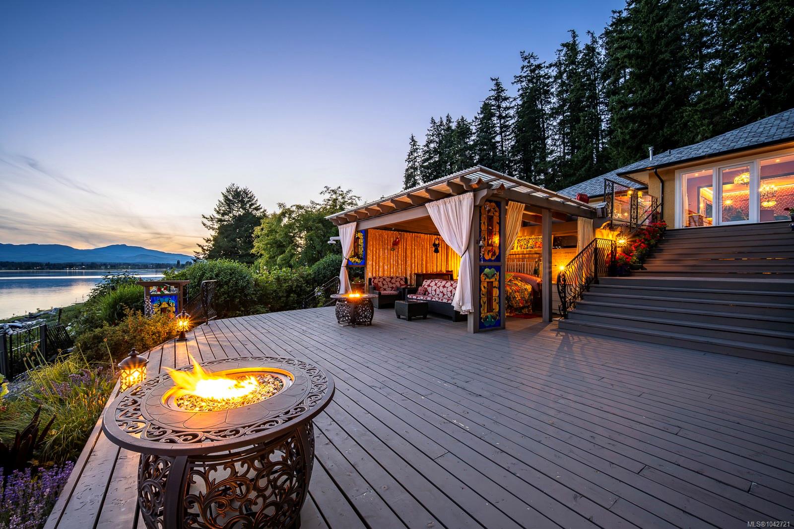 2299 Comox Ave