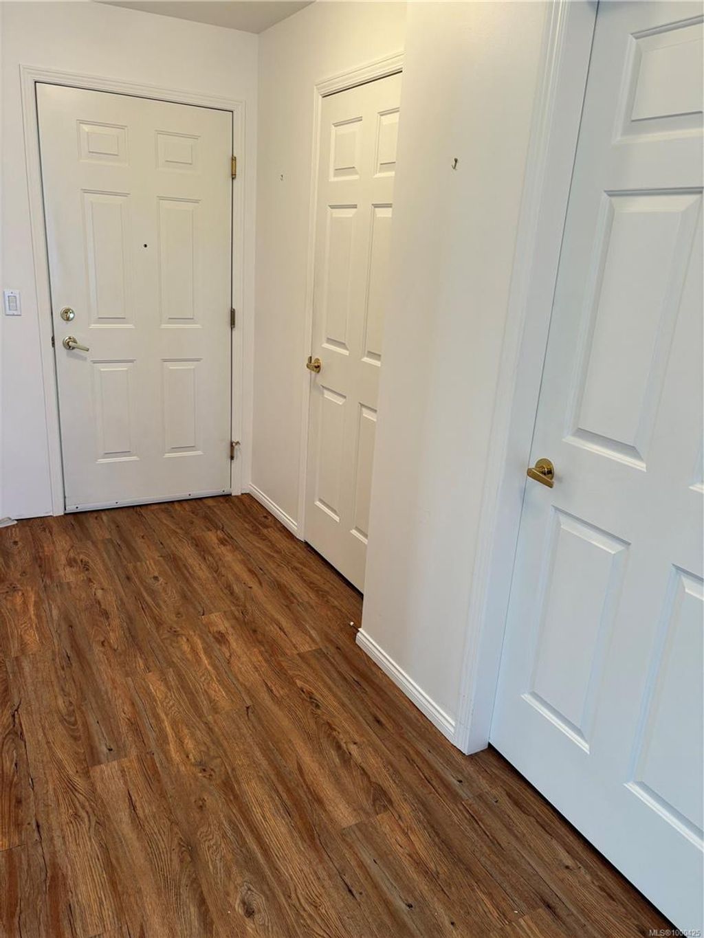 listing image 16043665041604057914