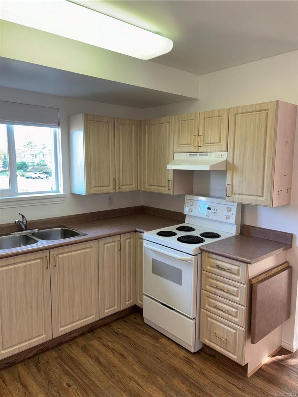 listing image 16043231113469076914