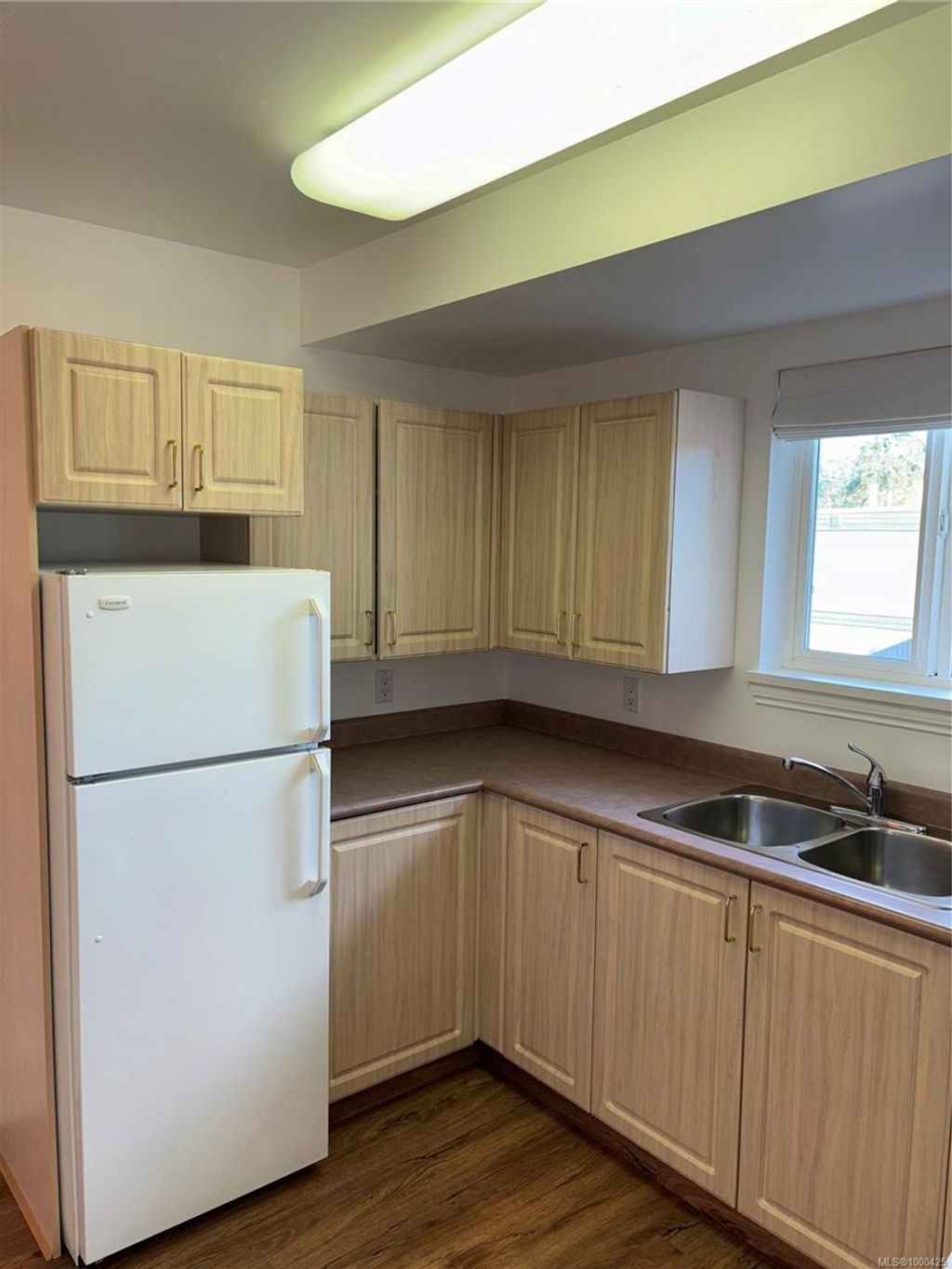listing image 16042493343921553324