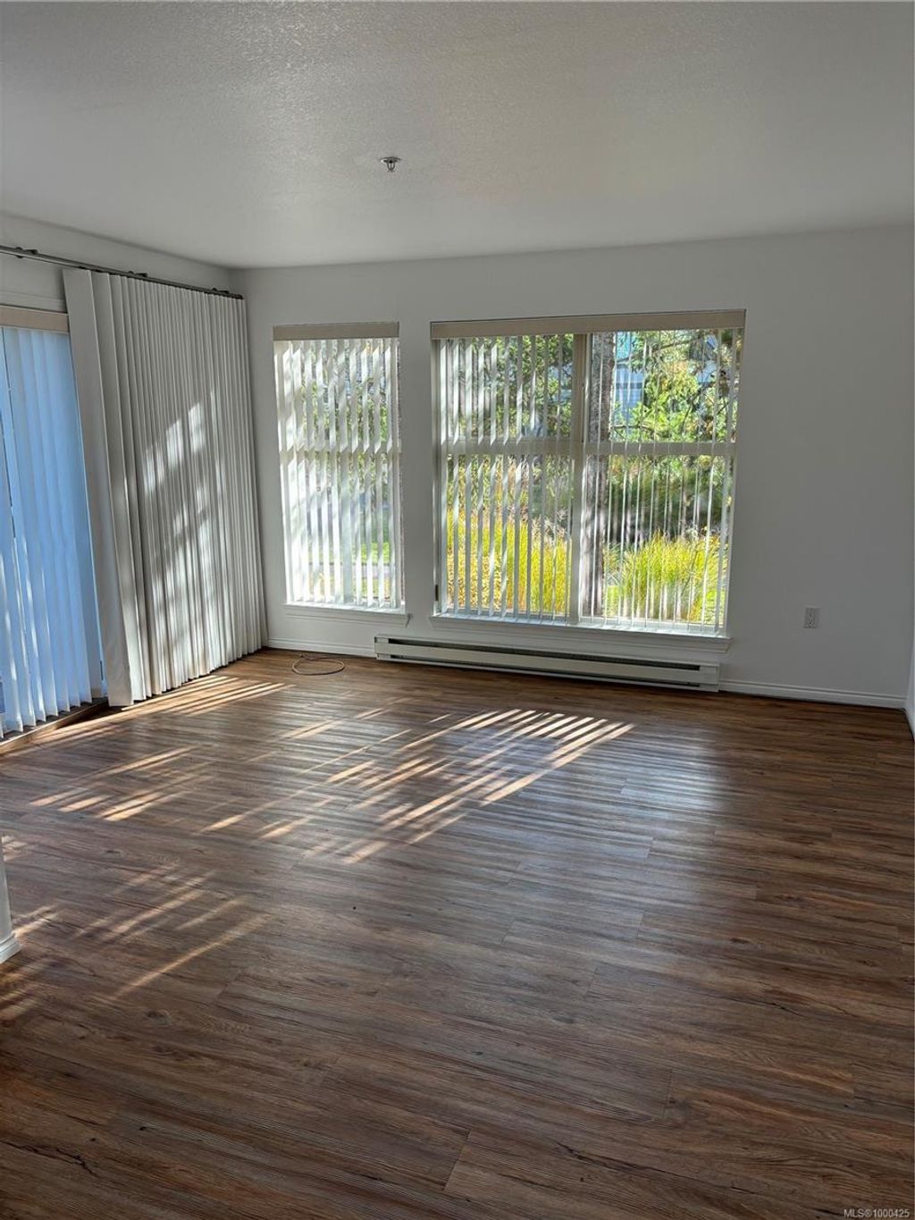 listing image 16047847111586718555