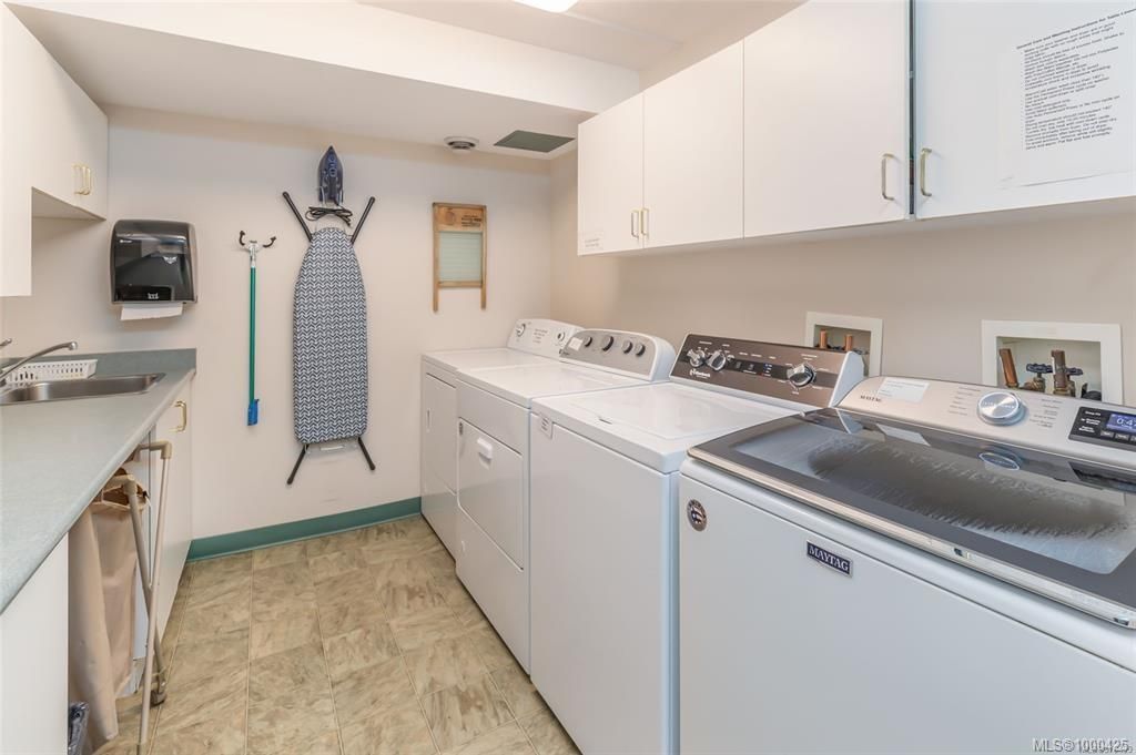 listing image 16048983235307541849