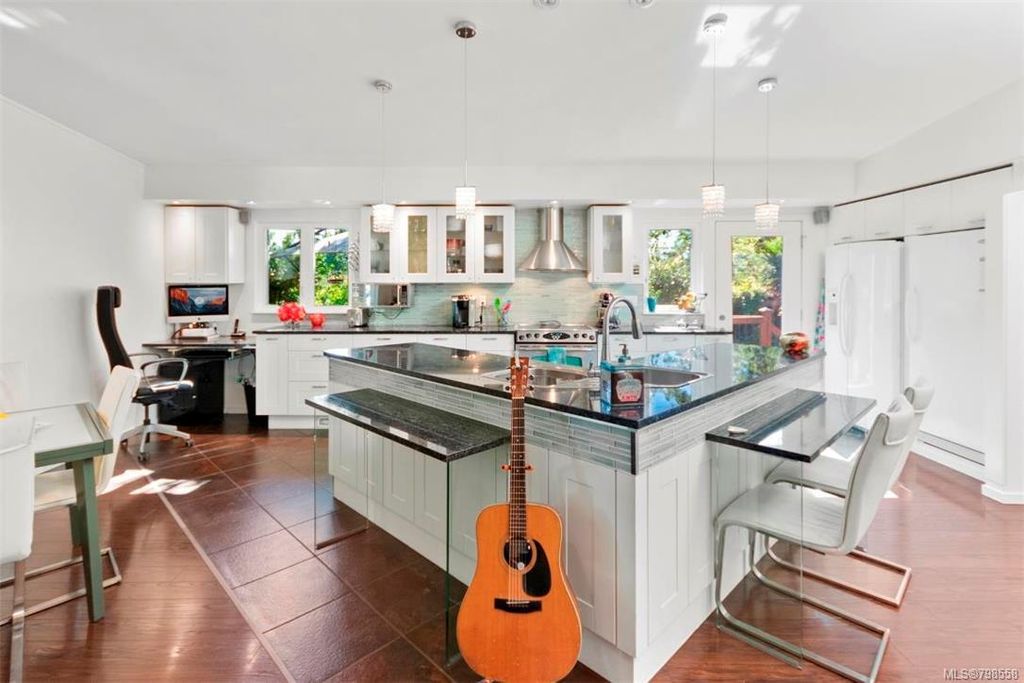 listing image 16044261555089614554