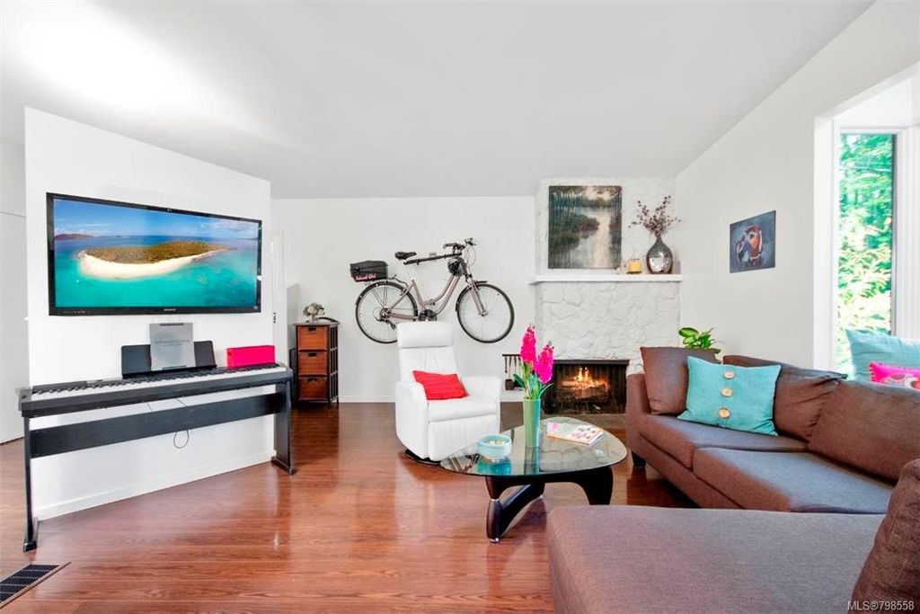 listing image 16044530599808437304