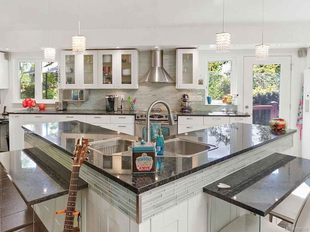 listing image 16043182821057218941