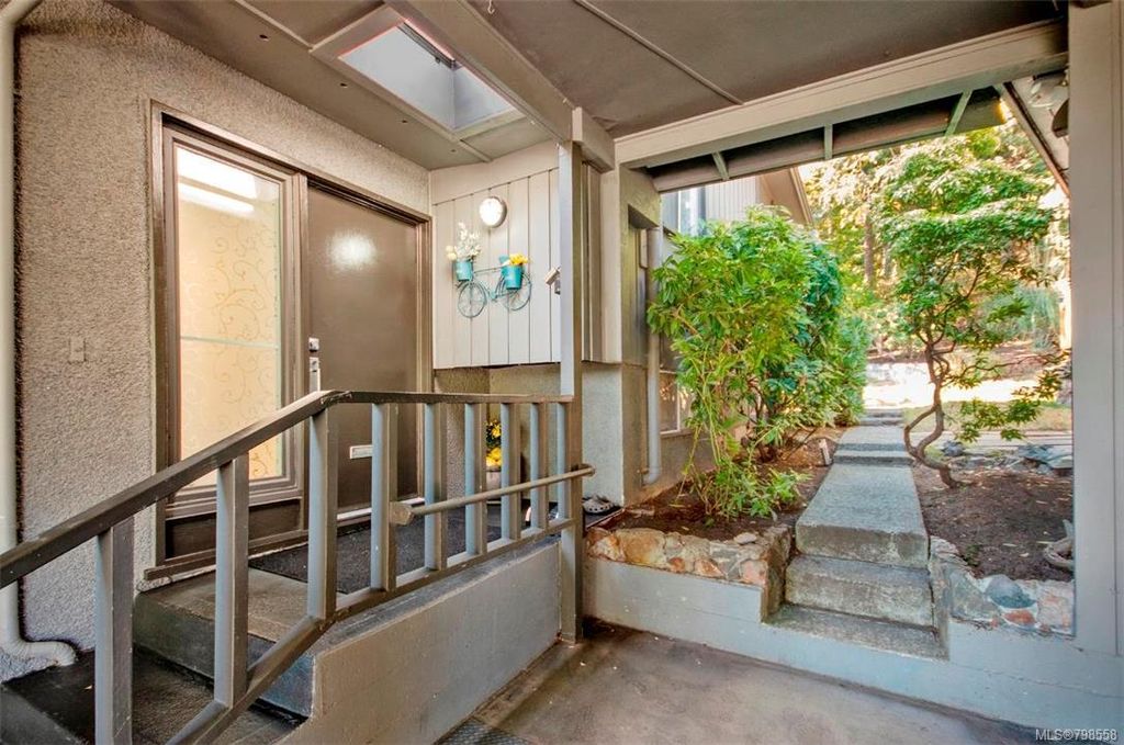 listing image 16048025283423958459