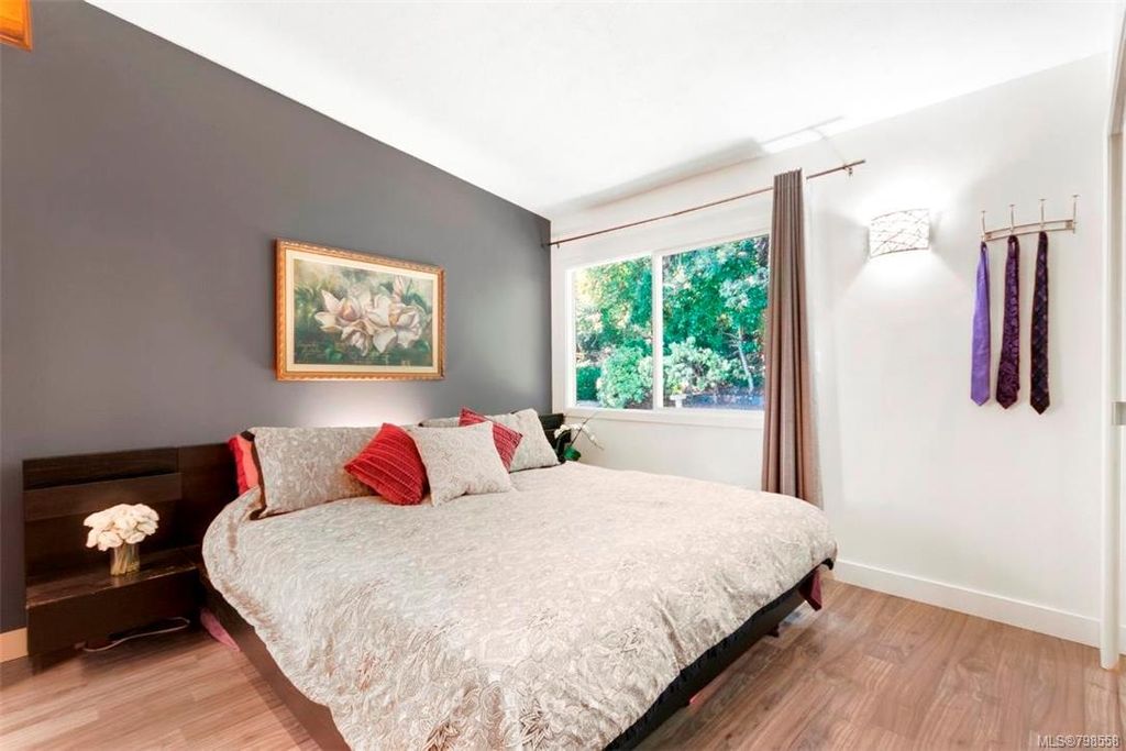 listing image 16042984111355145480