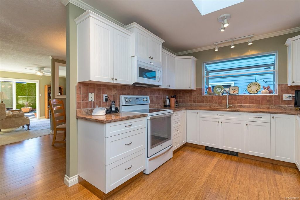 listing image 16049226052284804805