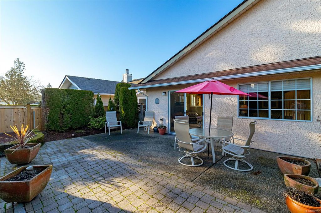 listing image 16042126361499157374