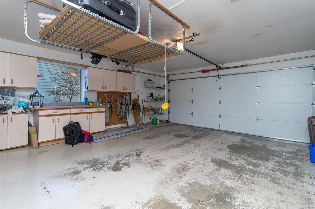 listing image 16049779360152160577