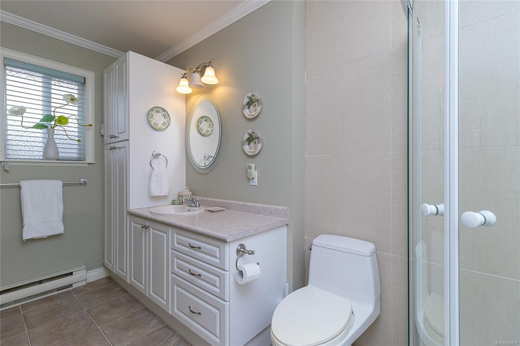 listing image 16041928332369719162