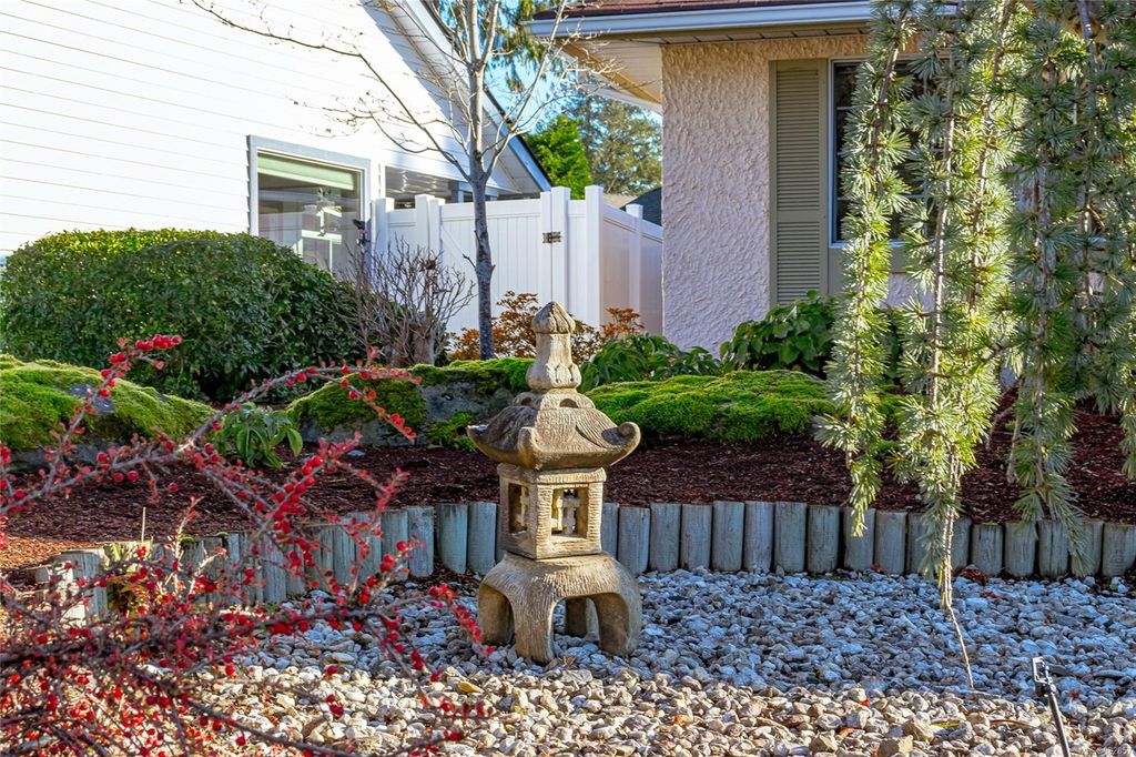 listing image 16045353540746997711