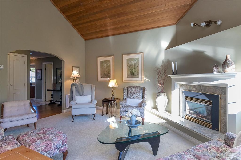 listing image 16041332982193372778