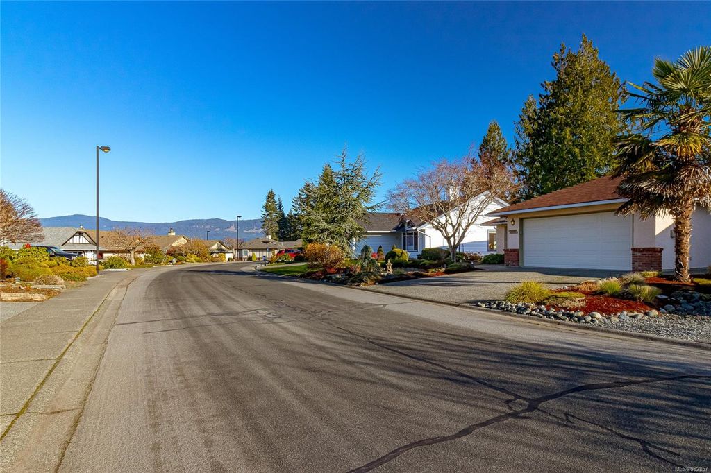 listing image 16043104820766195408