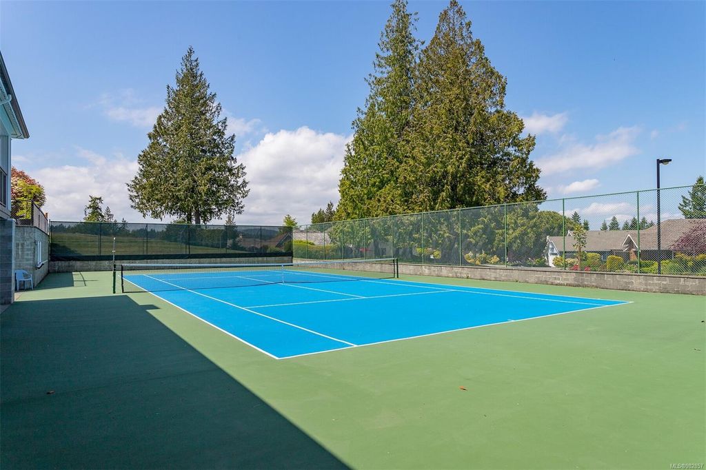 listing image 16045414123852656569