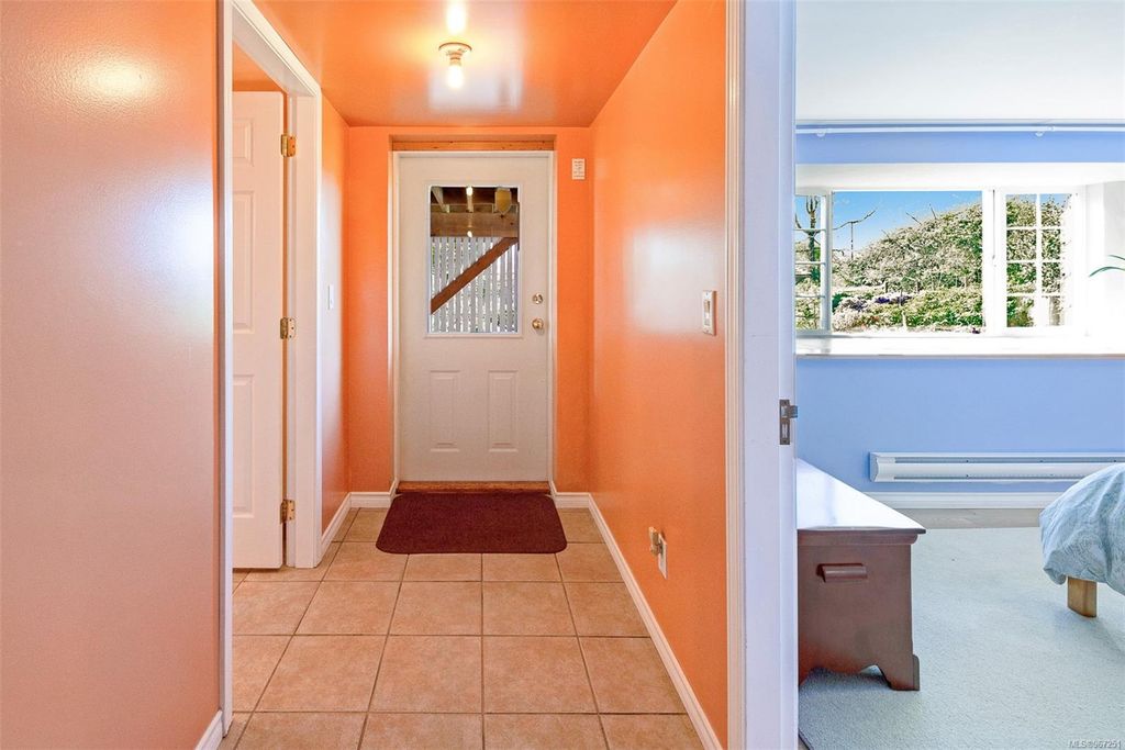 listing image 16048590912555616639
