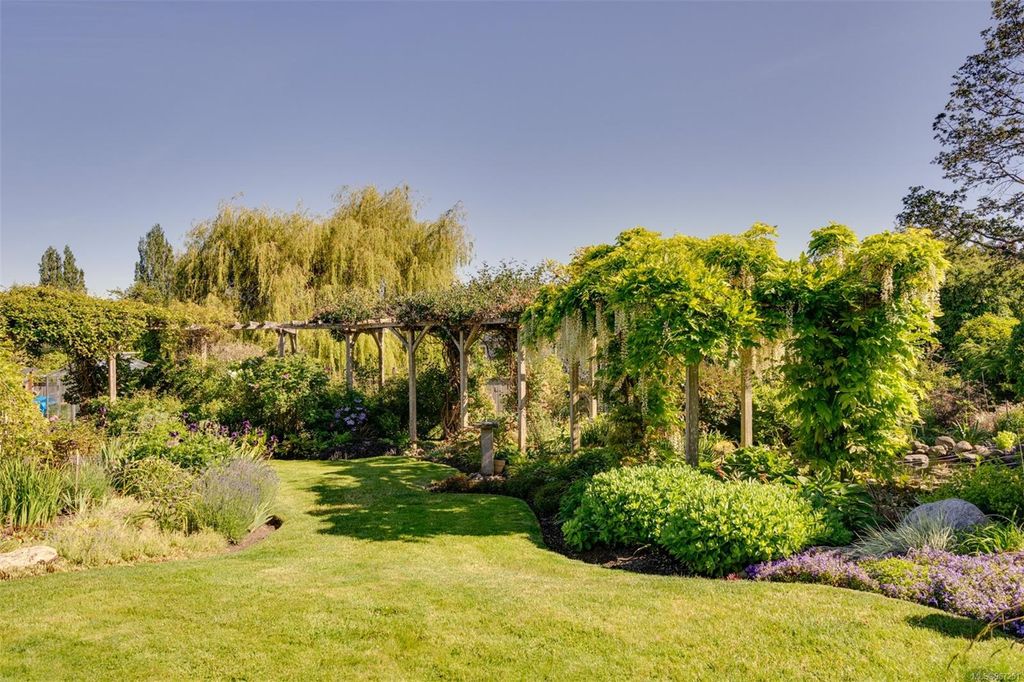 listing image 16040935256920590173