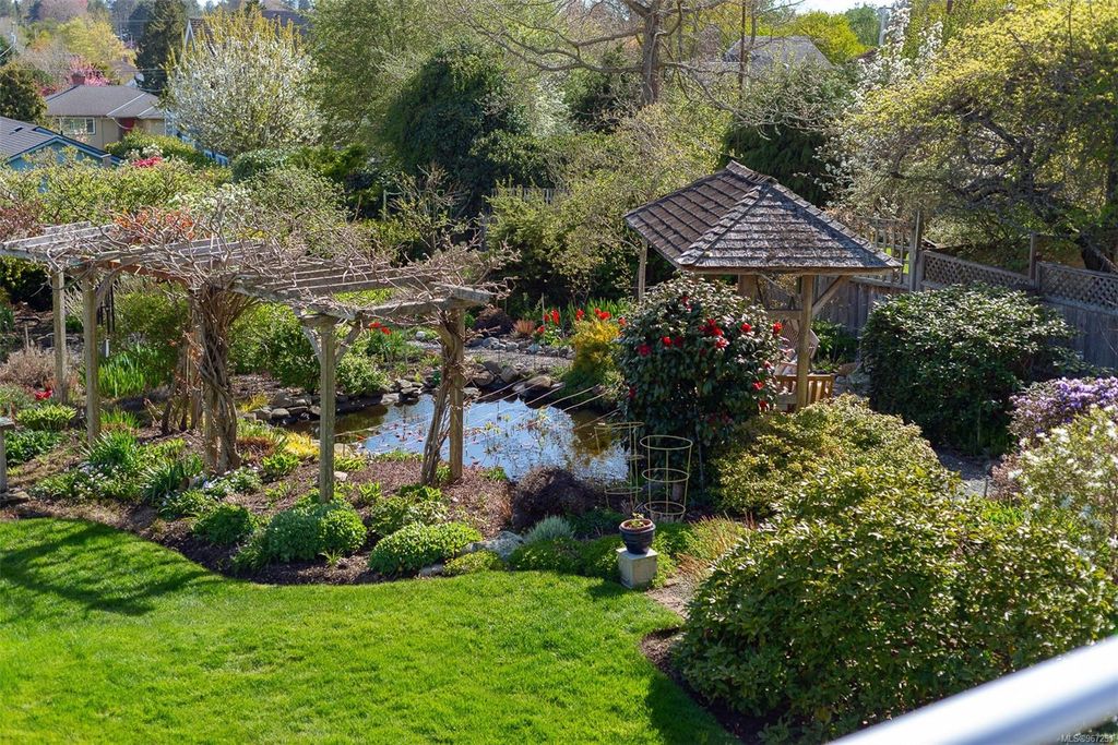 listing image 16049514200063737593