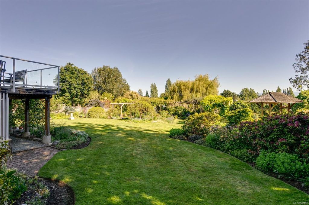 listing image 16044976132744546097