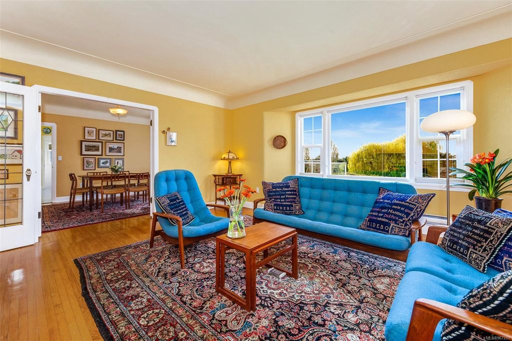 listing image 16048928174810478256